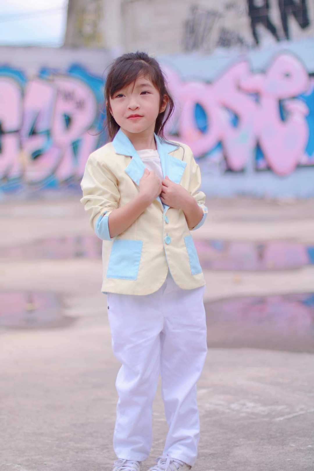子供用スーツ、水色に白の縁取り(レンタル)