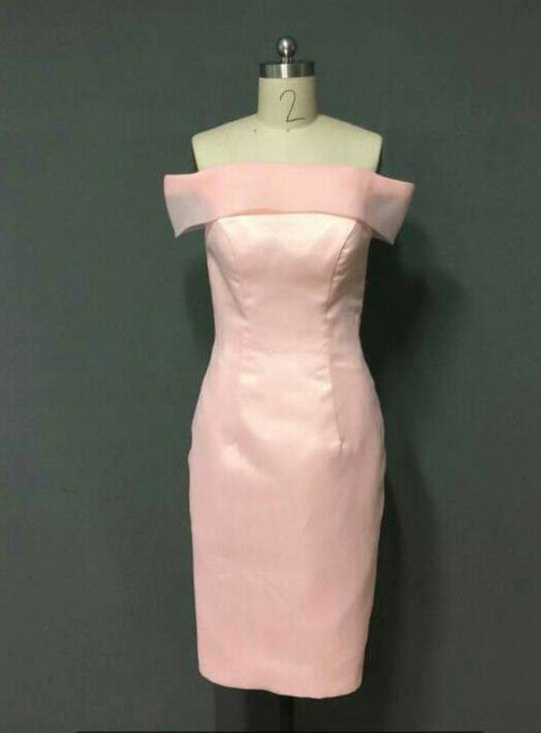 เดรสลูกไม้เปิดไหล่แต่งโบว์ / Pink One-Shoulder Lace Dress with Bow