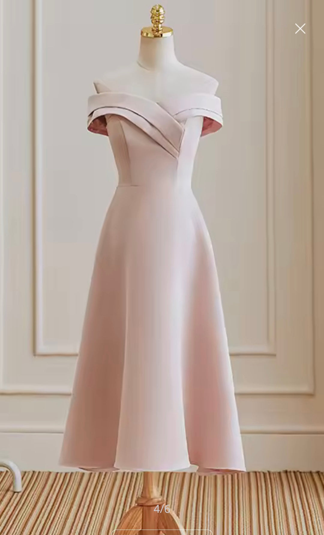 เดรสชมพูเปิดไหล่ ดีไซน์ไขว้หน้า / Soft Pink Off-Shoulder Crossover Dress
