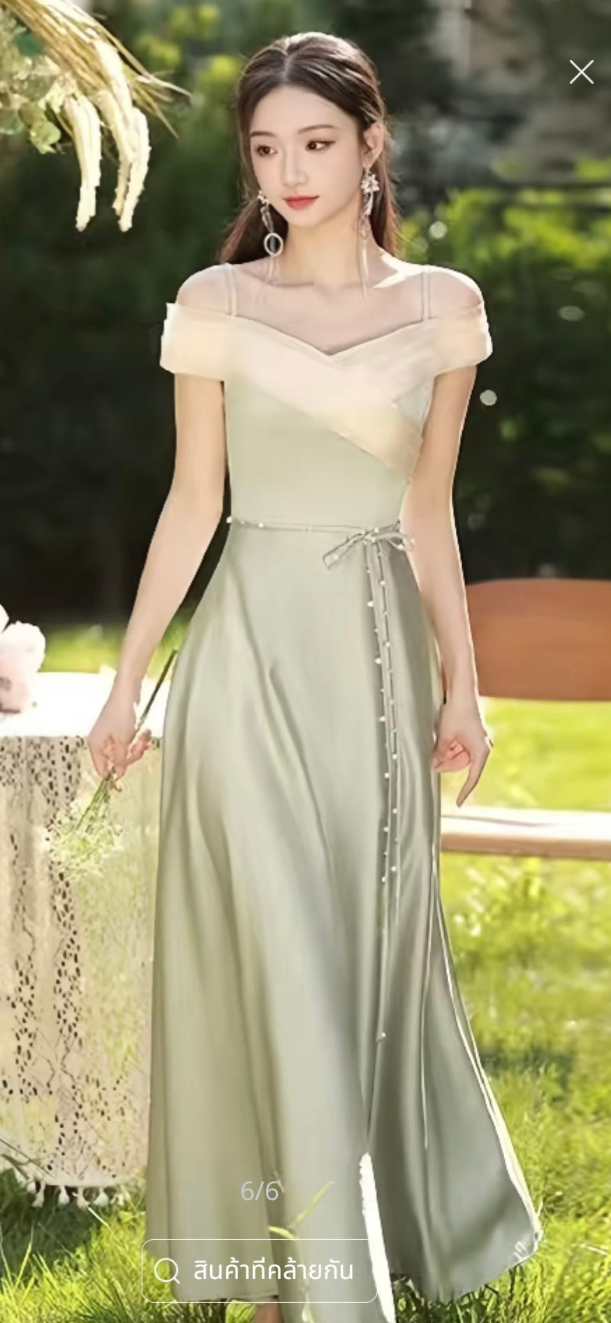 パステルグリーンのサテンドレス