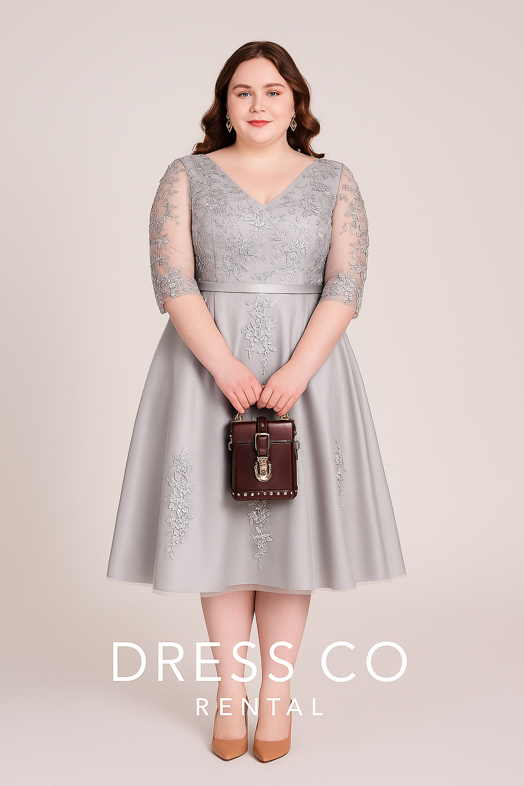 เดรสพลัสไซซ์สีเทาปักลายแขนซีทรู