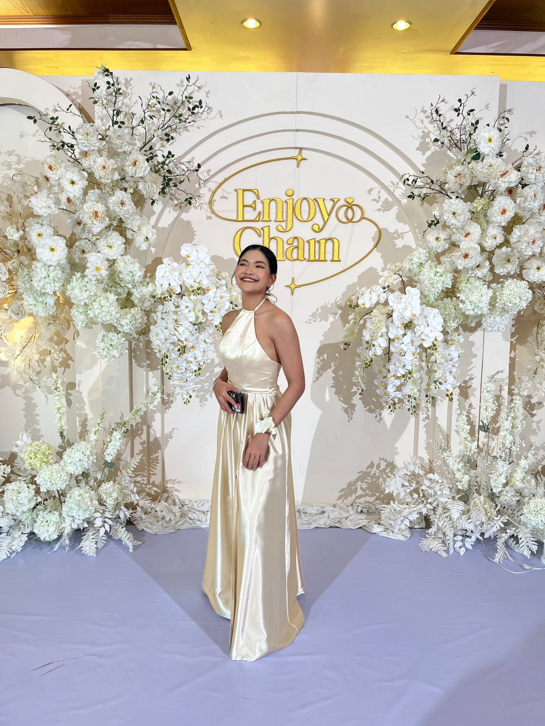 ลูกค้าเช่าชุดราตรีสีครีมหรูหรา สำหรับงาน Gala Night ✨🤍