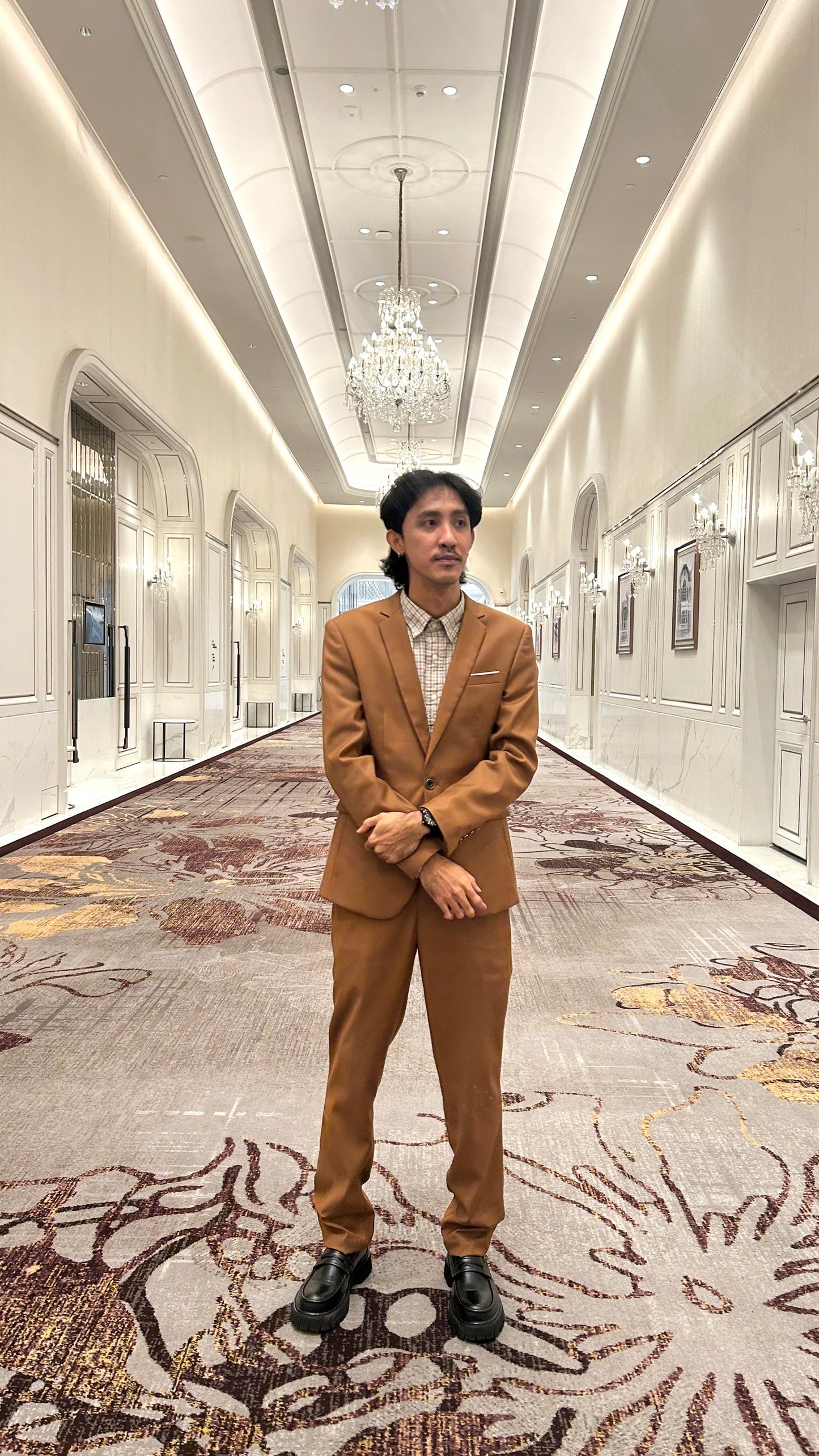 ลูกค้าเช่าชุดสูทโทนน้ำตาลสุดเรียบหรู สำหรับงานสำคัญ 🤎✨