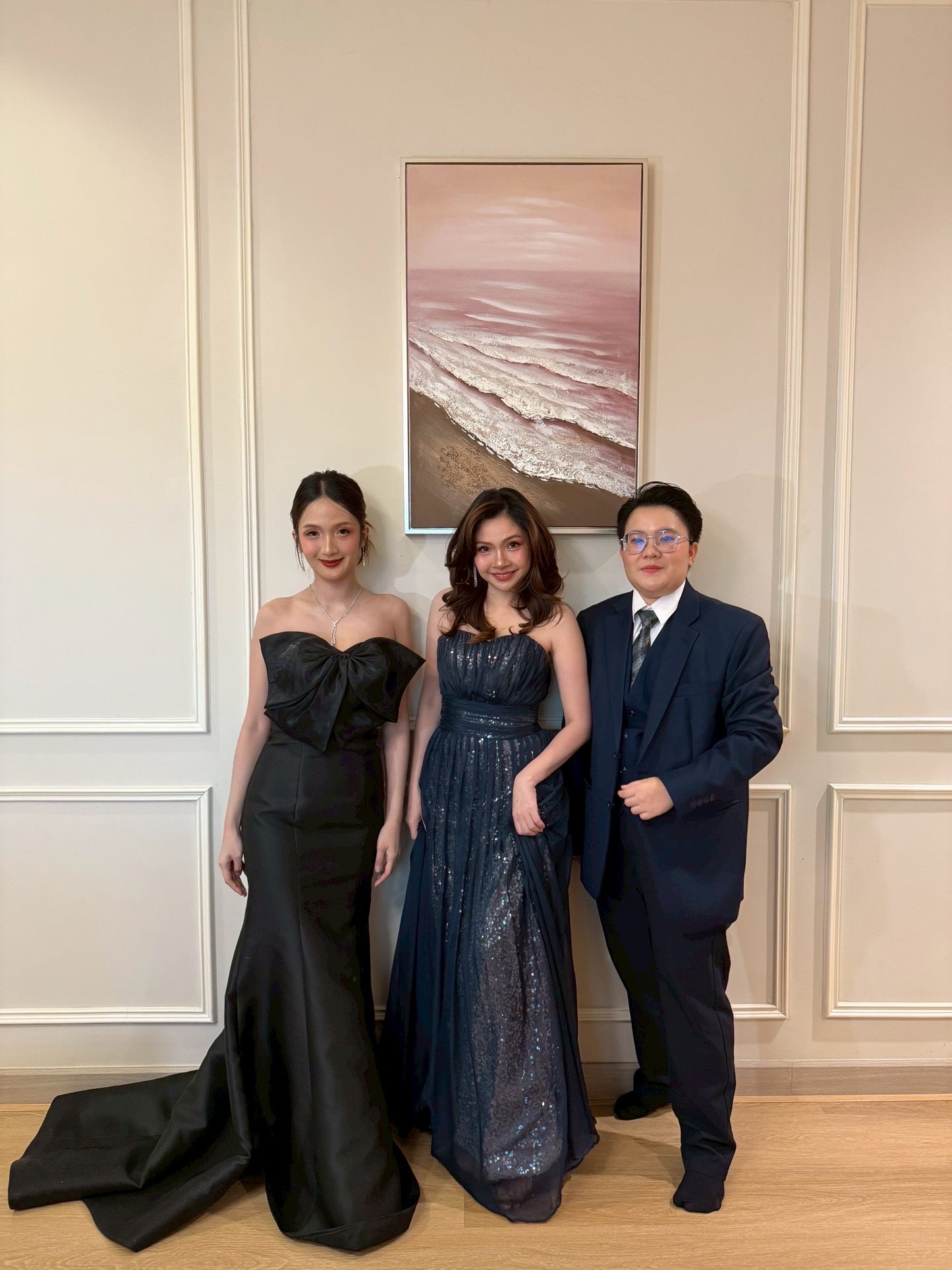 ชุดราตรีสุดหรู สำหรับงานเลี้ยงบริษัท ✨🥂