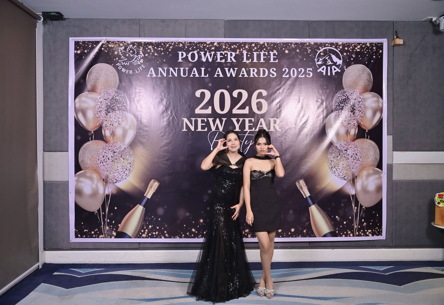 รีวิวลูกค้าสายประกัน | ชุดราตรีออกงานบริษัทสุดหรู
