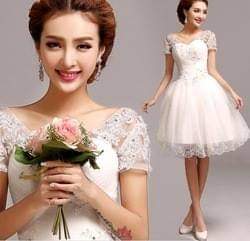 เดรสลูกไม้ขาว แขนสั้น คอกว้าง ทรงเจ้าสาว/White Lace Bridal-Inspired Dress with Short Sleeves