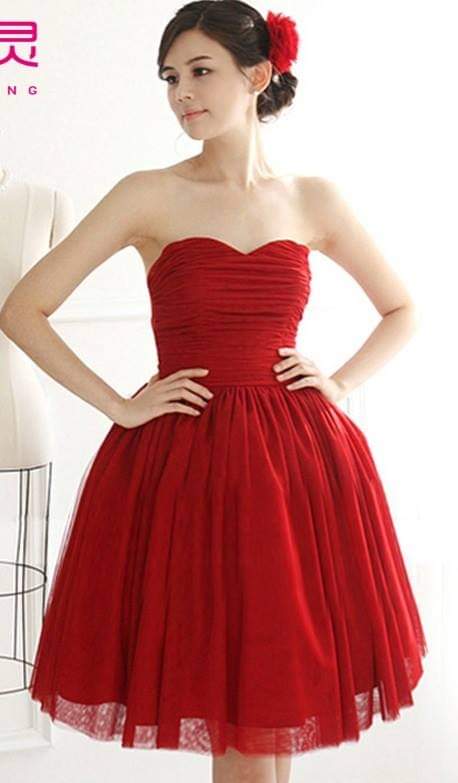 เดรสแดงพองฟู / Red Tulle Party Dress