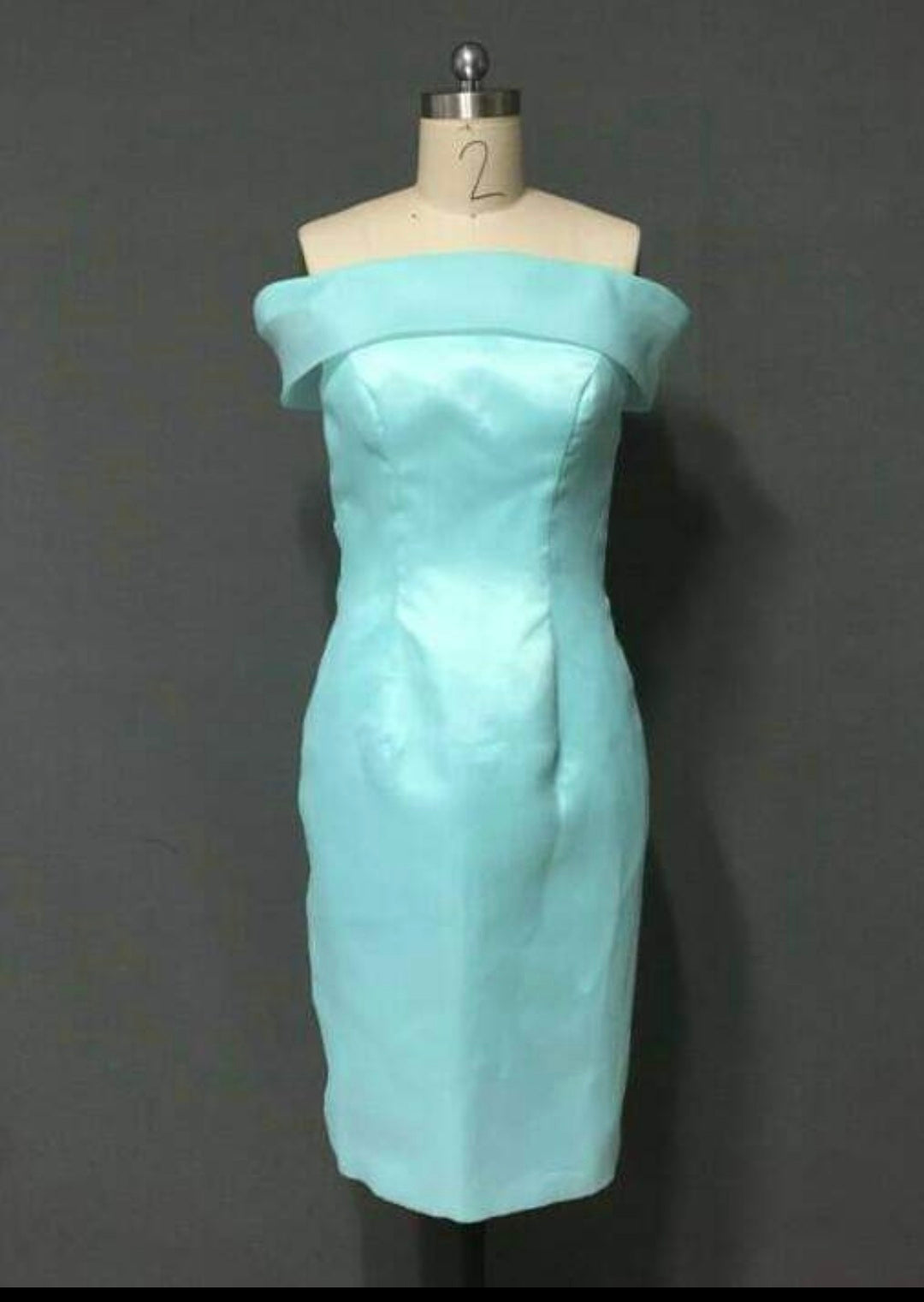 เดรสเปิดไหล่สีเขียวมิ้นท์ / Mint Off-Shoulder Bow Dress