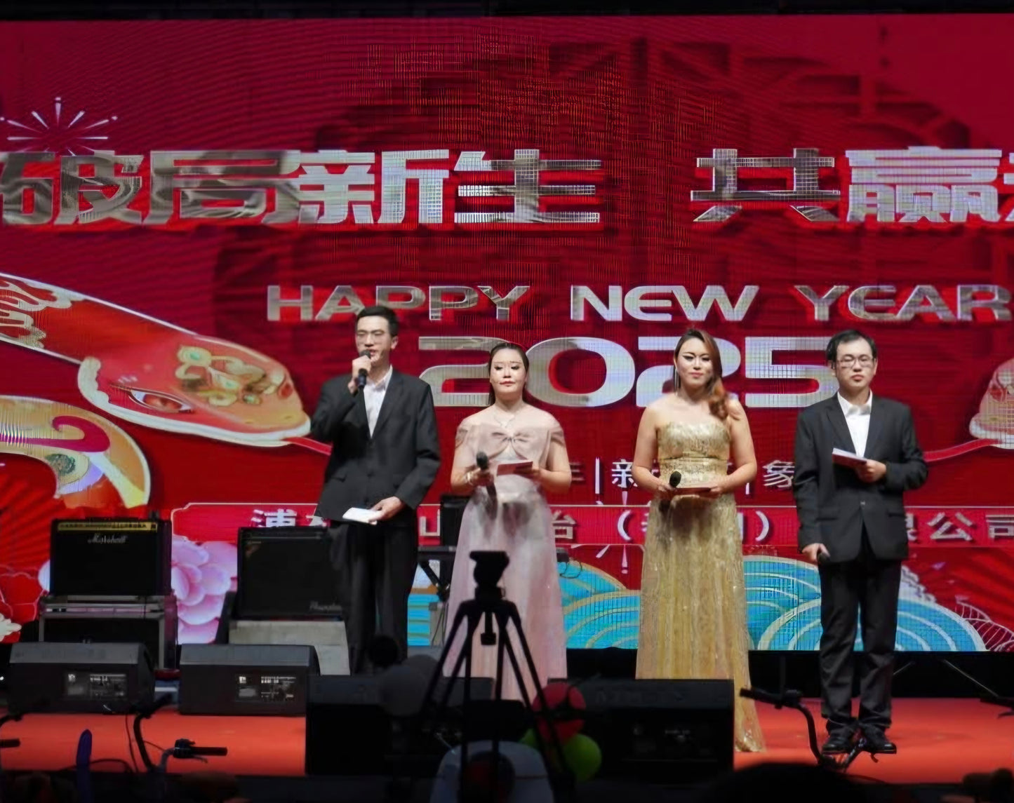 感谢中国客户选择 Dress Co Rental 的礼服与西装租赁服务 ✨
