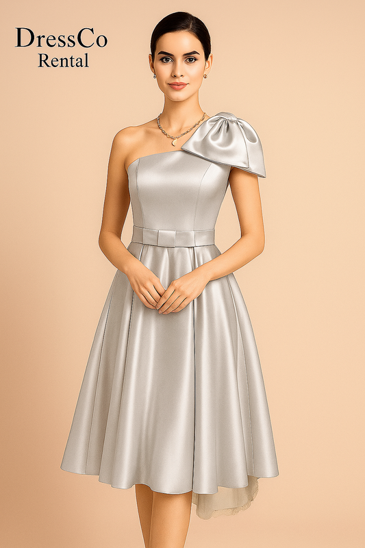 เดรสซาตินไหล่เดี่ยว สีม่วงลาเวนเดอร์ ประดับโบว์/Lavender Satin One-Shoulder Dress with Bow Accent