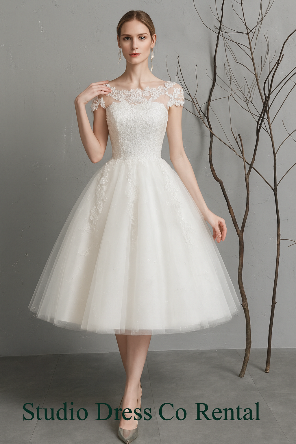 เดรสเจ้าสาวสั้นลูกไม้ออฟไหล่ – White Lace Bridal Short Dress